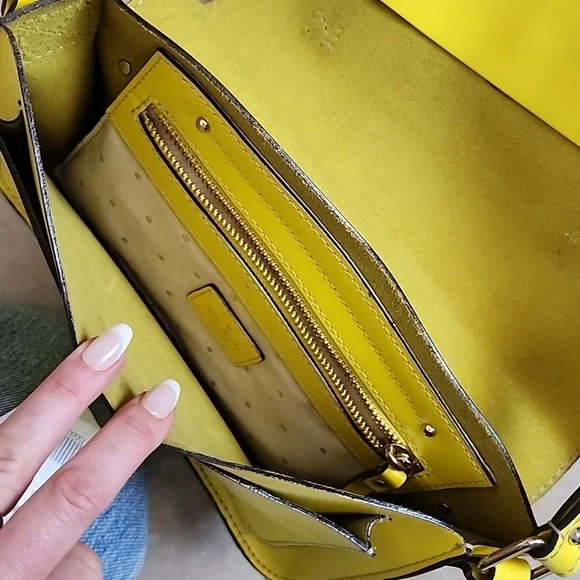 Kate Spade Essex Bagin Yellow - Picture 6 of 12